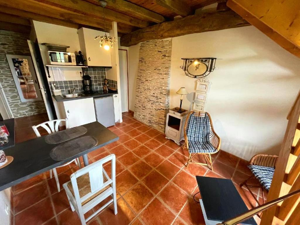 שאנטפי Appart' D'Hotes , Ch Et Gite Au Manoir De La Haute Pilais מראה חיצוני תמונה